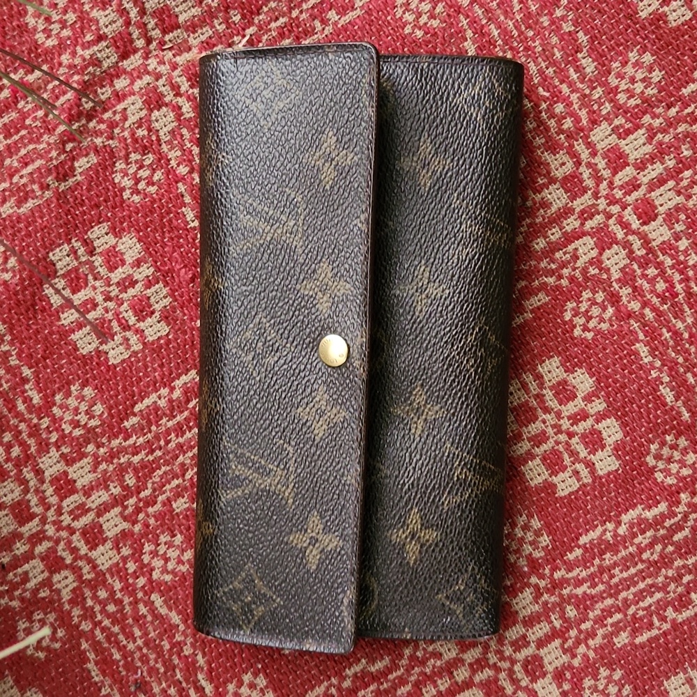 Authentic Louis Vuitton Monogram Sarah